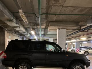 2005 Toyota Land Cruiser 105 100 Series Рестайлинг 2, чёрный, 3500000 рублей, вид 4