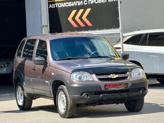 2017 Chevrolet Niva I Рестайлинг, серый, 599999 рублей, вид 3