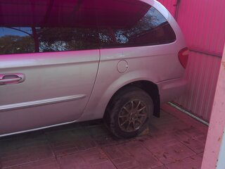 2003 Chrysler Town & Country IV, серебристый, 600000 рублей, вид 5