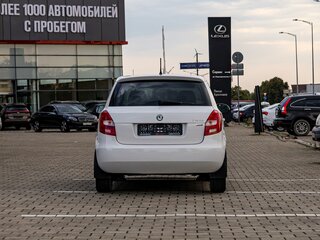 2011 Skoda Fabia II Рестайлинг, белый, 595000 рублей, вид 5