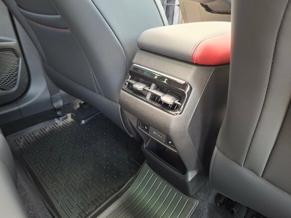 2026 Geely Coolray I Рестайлинг 2, пурпурный, 2889990 рублей - вид 27