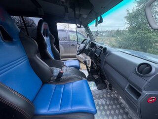 2016 Toyota Land Cruiser 78 70 Series Рестайлинг 1, синий, 6400000 рублей, вид 5
