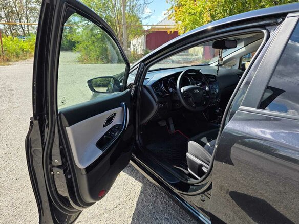 2012 Kia Ceed II, чёрный, 1100000 рублей - вид 6
