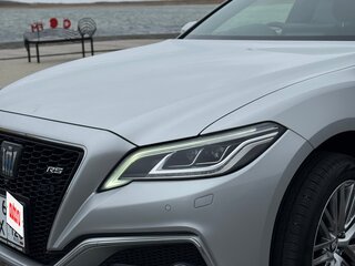 2021 Toyota Crown XV (S220), серебристый, 4090000 рублей, вид 3