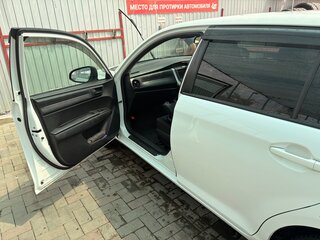 2018 Toyota Corolla Fielder XI (E160, E170) Рестайлинг 2, белый, 1470000 рублей, вид 4