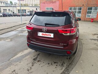 2017 Toyota Highlander III (XU50) Рестайлинг, пурпурный, 1650000 рублей, вид 3