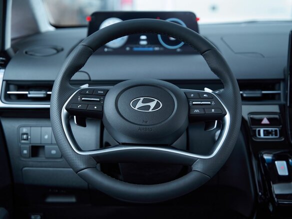 2025 Hyundai Staria I, чёрный - вид 16