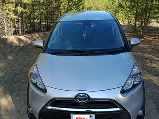 2018 Toyota Sienta II Рестайлинг, серебристый, 1250000 рублей, вид 2