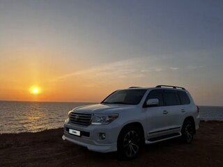 2015 Toyota Land Cruiser 200 Series Рестайлинг 1, белый, 4200000 рублей, вид 5