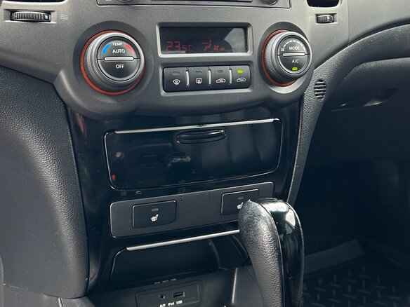 2010 Kia Magentis II Рестайлинг, серебристый, 1175000 рублей - вид 14