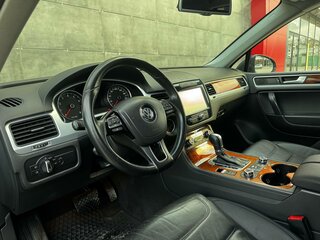 2010 Volkswagen Touareg II, чёрный, 1500000 рублей, вид 5