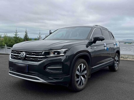 2022 Volkswagen Tayron I, чёрный, 2080000 рублей, вид 1