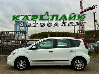 2013 Nissan Note I Рестайлинг, белый, 749000 рублей, вид 4