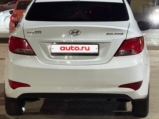 2015 Hyundai Solaris I Рестайлинг, белый, 680000 рублей, вид 4