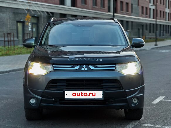 2013 Mitsubishi Outlander III, серый - вид 4