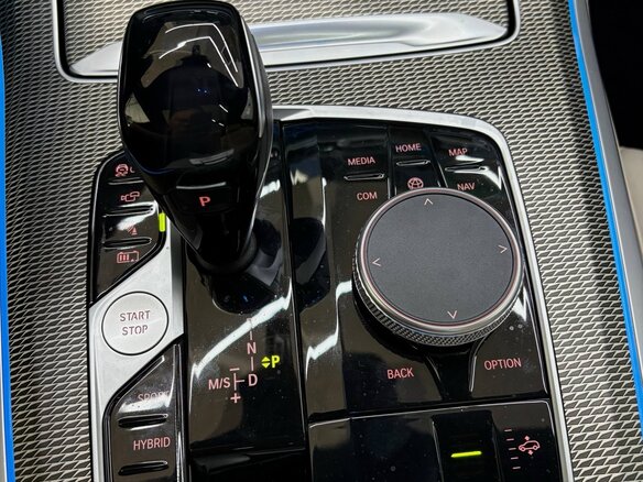 2020 BMW X5 45e IV (G05/G18), чёрный, 6850000 рублей - вид 8