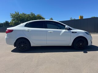 2014 Kia Rio III, белый, 790000 рублей, вид 4