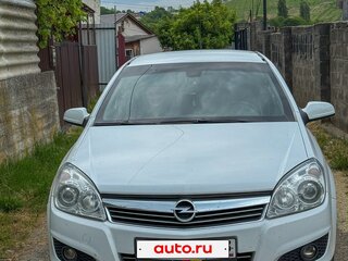 2013 Opel Astra H Рестайлинг, белый, 600000 рублей, вид 1