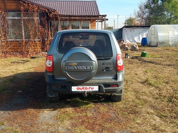 2011 Chevrolet Niva I Рестайлинг, серый, 480000 рублей - вид 2