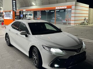 2019 Toyota Camry VIII (XV70), белый, 2450000 рублей, вид 2