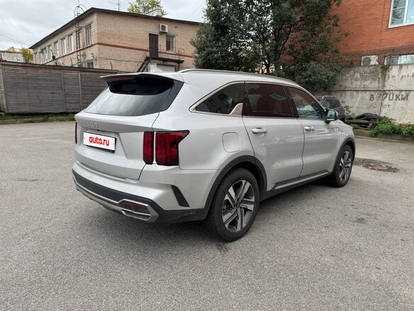 2022 Kia Sorento IV, серебристый, 3500000 рублей - вид 3