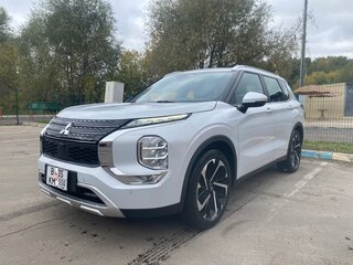 2022 Mitsubishi Outlander IV, белый, 3600000 рублей, вид 1