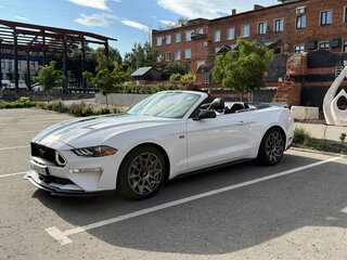 2019 Ford Mustang VI Рестайлинг, белый, 4000000 рублей, вид 2