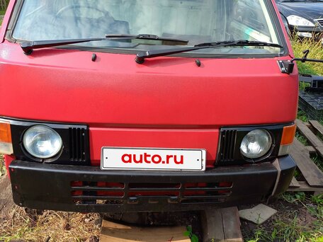 1989 Nissan Vanette, красный, 300000 рублей, вид 2