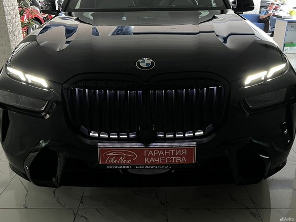 2025 BMW X7 40i I (G07) Рестайлинг, чёрный, 13758000 рублей - вид 36