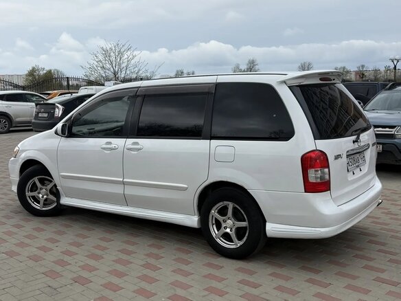 2001 Mazda MPV II (LW), белый, 800000 рублей