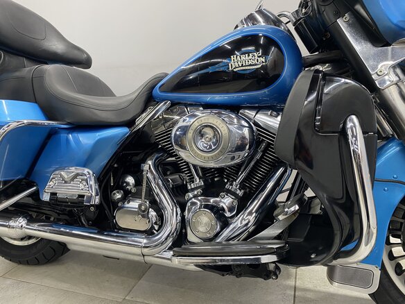 2010 Harley-Davidson Electra Glide, голубой, 759000 рублей - вид 17