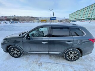 2017 Mitsubishi Outlander III Рестайлинг 2, серый, 2200000 рублей, вид 4