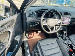 2021 Volkswagen Tiguan II Рестайлинг, чёрный, 3500000 рублей, вид 5