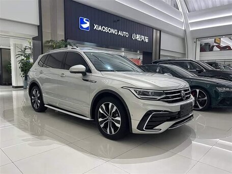 2023 Volkswagen Tiguan L II Рестайлинг (China Market), серый, 2480000 рублей, вид 1
