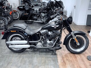 2017 Harley-Davidson Fat Boy, чёрный, 1599000 рублей, вид 3
