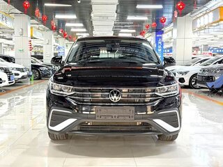 2023 Volkswagen Tiguan II Рестайлинг, чёрный, 2390000 рублей, вид 2