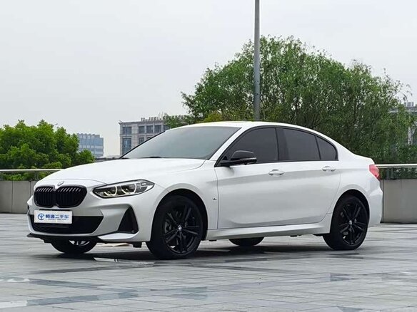 2022 BMW 1 серии 120i III (F52) Рестайлинг, белый, 1560000 рублей
