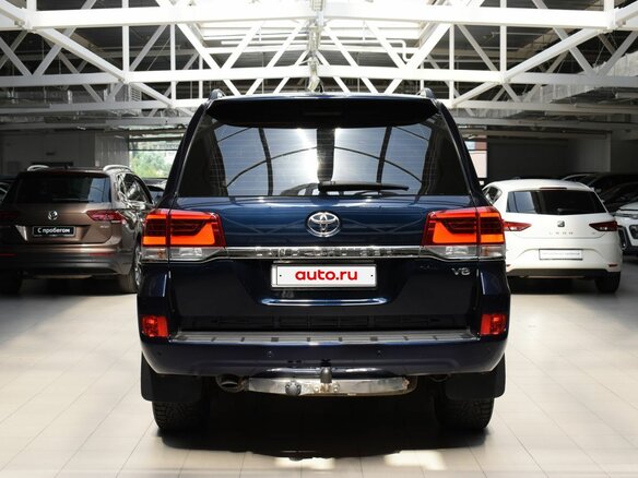2017 Toyota Land Cruiser 200 Series Рестайлинг 2, синий, 5750000 рублей - вид 6