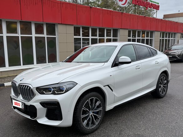 2022 BMW X6 30d III (G06), белый, 9900000 рублей - вид 2