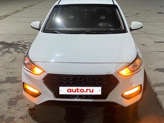 2018 Hyundai Solaris II, белый, 930000 рублей, вид 1