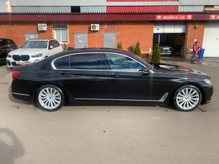 2016 BMW 7 серии Long 730Ld xDrive VI (G11/G12), чёрный, 2900000 рублей, вид 3