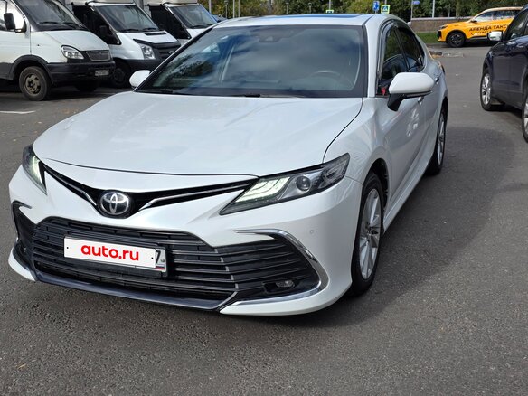 2022 Toyota Camry VIII (XV70) Рестайлинг, белый, 2250000 рублей