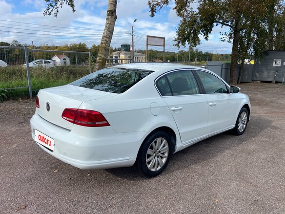 2011 Volkswagen Passat B7, белый, 620000 рублей - вид 3