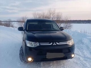 2013 Mitsubishi Outlander III, чёрный, 1290000 рублей, вид 4