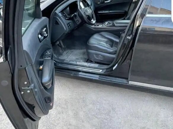2013 Kia Quoris I, чёрный, 1050000 рублей - вид 3