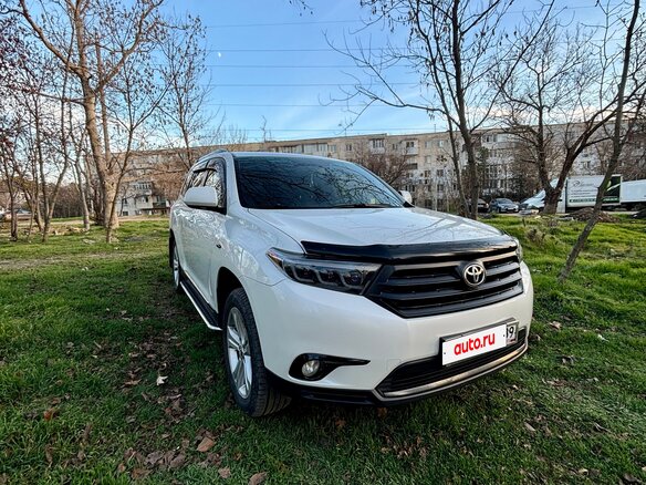 2011 Toyota Highlander II (XU40) Рестайлинг, белый, 2790000 рублей - вид 4