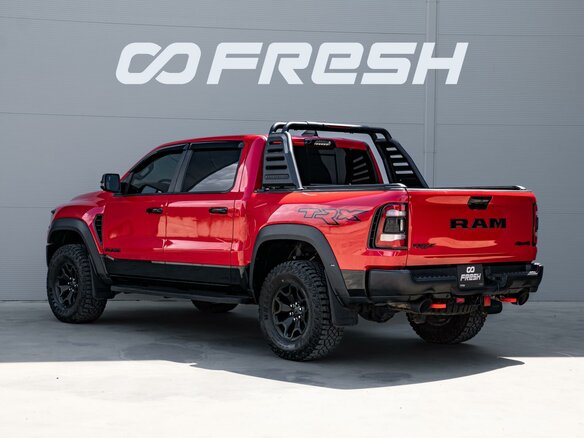 2022 Ram 1500 Crew Cab TRX V, красный - вид 1