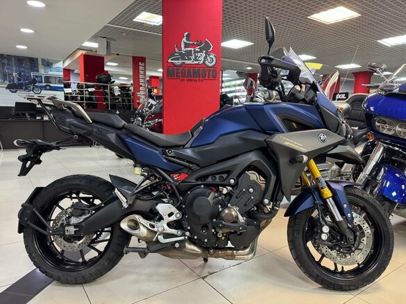 2018 Yamaha MT-09 Tracer (FJ-09), синий, 970000 рублей