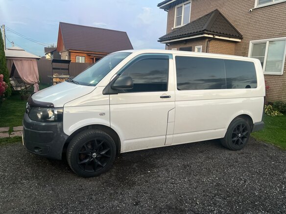 2010 Volkswagen Transporter T5 Рестайлинг, белый, 1400000 рублей