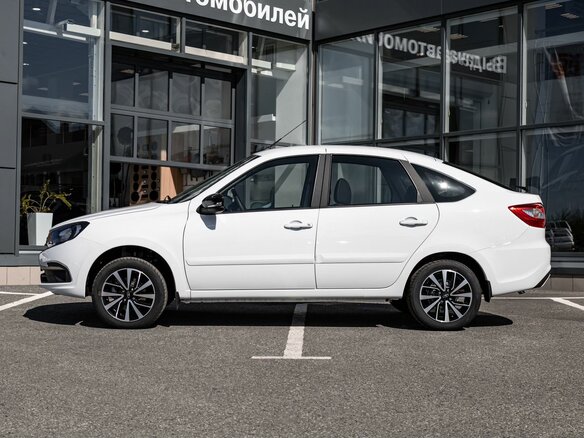 2026 Lada (ВАЗ) Granta I Рестайлинг, белый, 1310000 рублей - вид 6